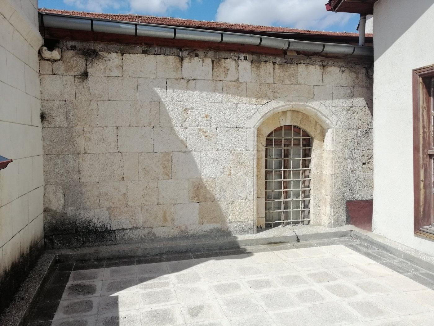 Deprem öncesi avlu — 2010 arşiv fotoğrafı